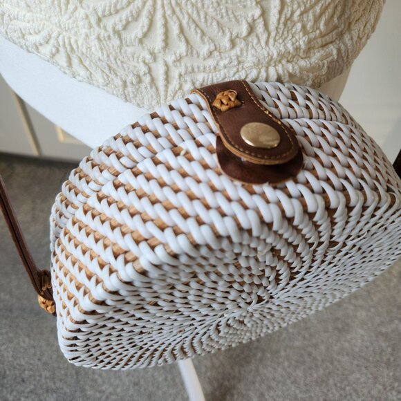 ASOS Round White Brown Woven Canteen Crossbody Bag Boho Beach Tropical Festival - Picture 6 of 13
